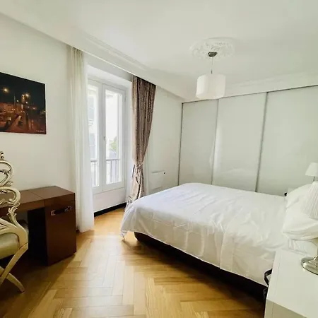 Elégant 4 Pièces Au Coeur Du Artiste Appartamento Parigi