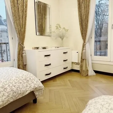 Apartment Elegant 4 Pieces Au Coeur Du Artiste *