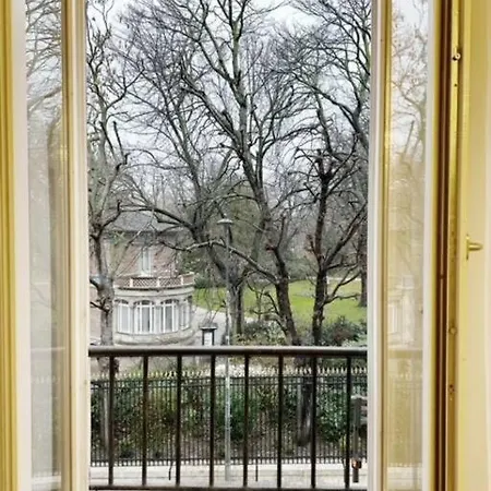 Appartamento Elégant 4 Pièces Au Coeur Du Artiste Parigi