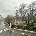 Elégant 4 pièces au coeur du Paris artiste